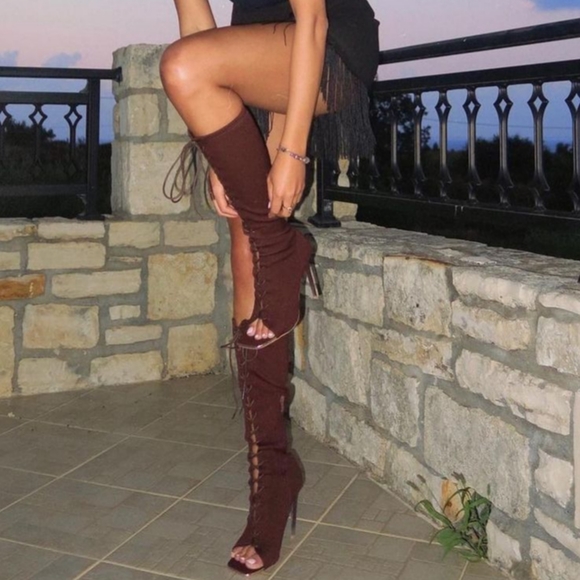 𝙇𝙖𝙨𝙩 8.5 & 9🖤🎥Island Fever Square Peep Toe Boot - Picture 11 of 13